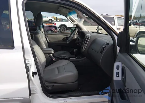 2005 Ford Escape Hybrid из США, поврежденный, VIN 1FMYU96H95KB78005